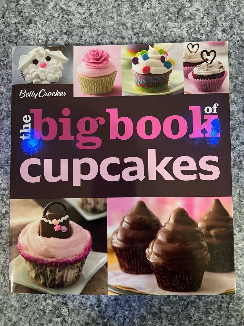 Betty Crocker “The Big Book of Cupcakes” Recipe Book
